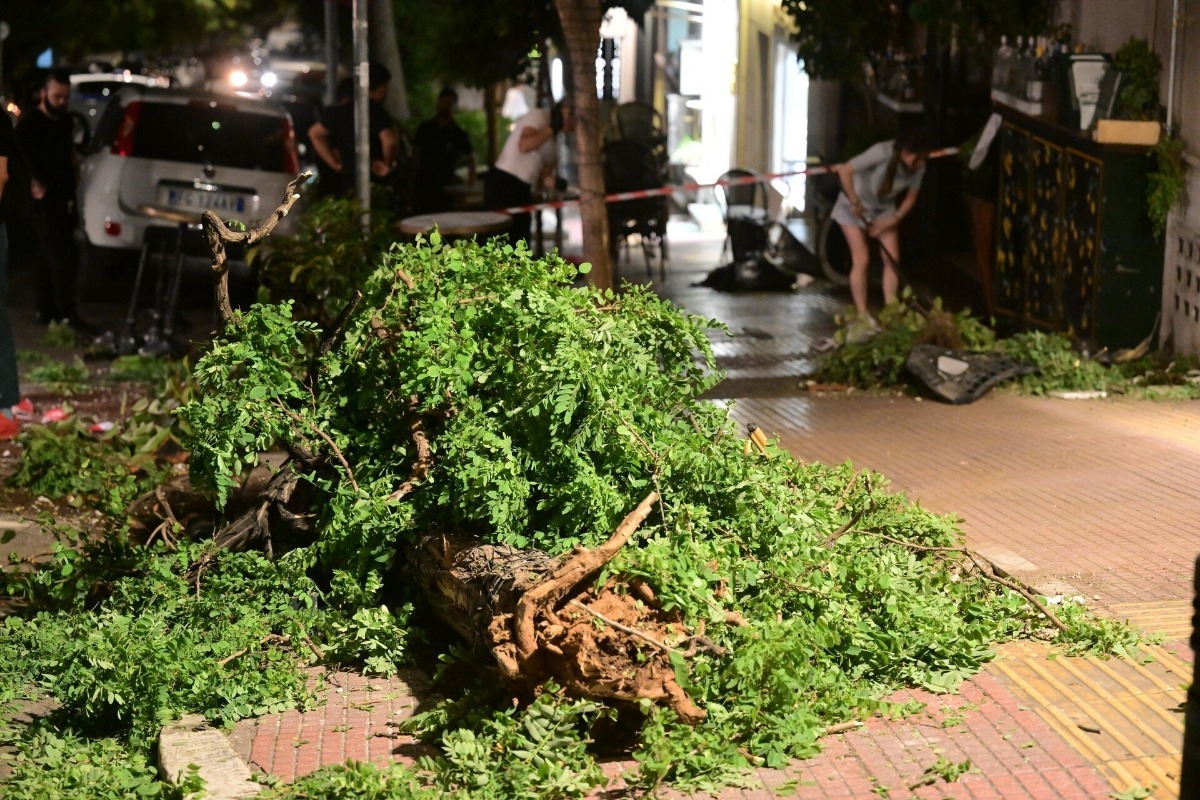 Τροχαίο στο Κολωνάκι: Η ανακοίνωση του υπουργείου Υγείας ‑ Στο ΚΑΤ έξι τραυματίες