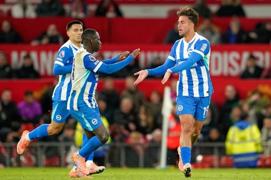 Οπαδοί Μπράιτον για Κωστούλα: «Ο Λιονέλ Μέσι αγωνίζεται στο AMEX»