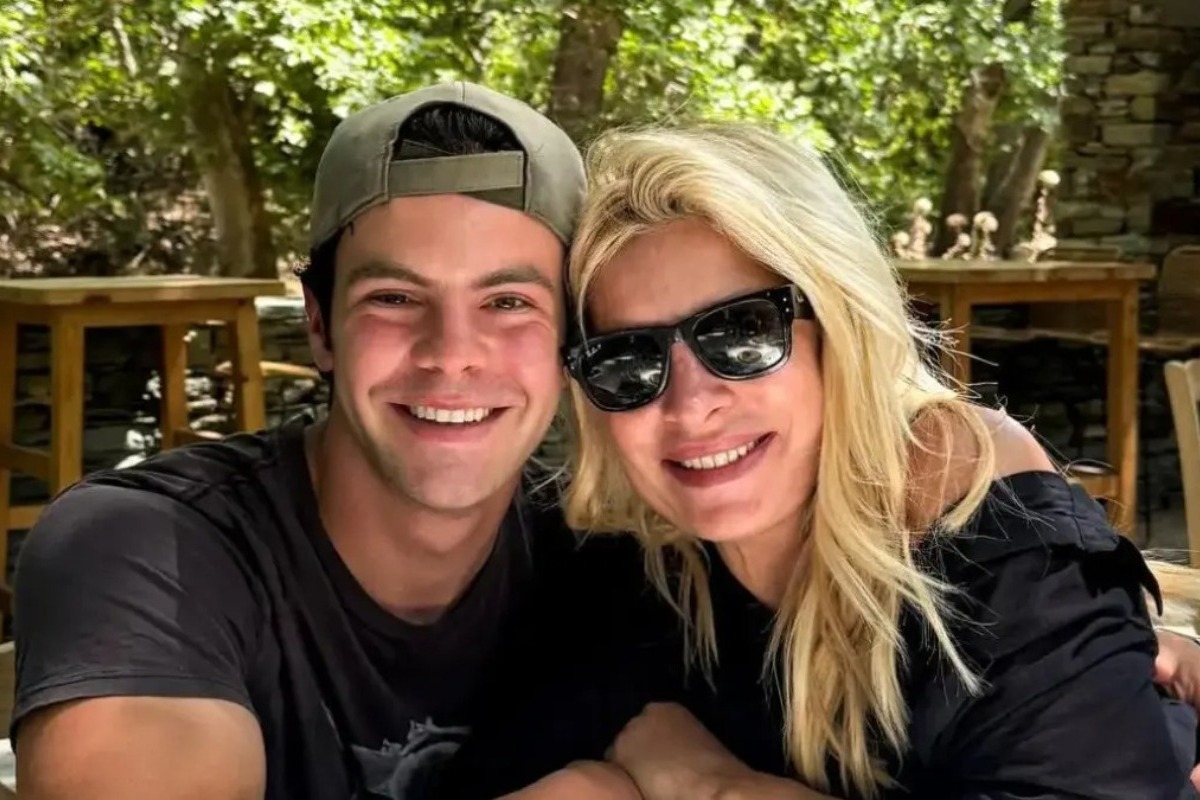 Αγγελος Λάτσιος: Έκλεισε τα 23 – Οι ευχές της Μενεγάκη με σπάνιο φωτογραφικό υλικό από την παιδική του ηλικία