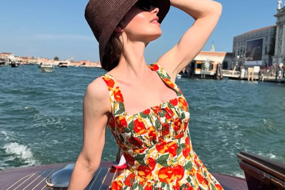 Η Lily Collins ξέθαψε την πιο ξεχασμένη it bag των ’00s – και το internet παραληρεί!