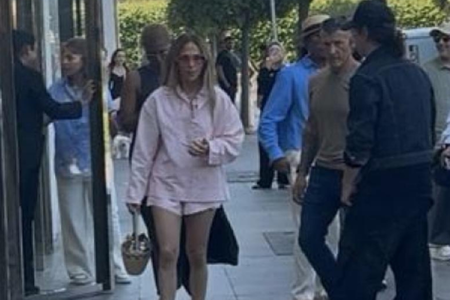 H Τζένιφερ Λόπεζ «έφαγε πόρτα» σε κατάστημα της Chanel στην Κωνσταντινούπολη επειδή δεν την αναγνώρισαν