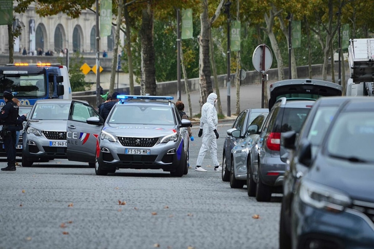 Ληστεία στο Λούβρο: Με ζημιές βρέθηκε το στέμμα της συζύγου του Ναπολέοντα Γ`