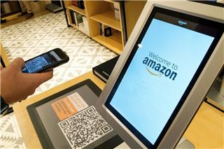 Σουηδία: Η Amazon κλήθηκε να δώσει εξηγήσεις για τις «κούκλες του σeξ» με την παιδική εμφάνιση