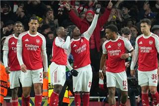 Θρίαμβος με 3-1 της απόλυτης Αρσεναλ επί της Μπάγερν, διασυρμός της Λίβερπουλ από την Αϊντχόφεν με 1-4