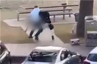 «Πέτα το όπλο σου»: Ο ήρωας της παραλίας στο Σίδνεϊ περιγράφει τη στιγμή που ακινητοποίησε τον ένοπλο