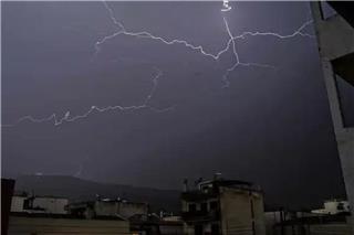 Καιρός: Έκτακτη ειδοποίηση Τσατραφύλλια ‑ Οι 9+1 περιοχές που θα «χτυπήσουν» κεραυνοί