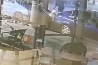 Τροχαίο στο Περιστέρι: Τραυματίστηκαν μητέρα και δίχρονο παιδί σε σοβαρή σύγκρουση