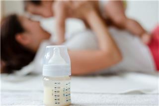 Συναγερμός από τον ΕΟΦ: Βρεφικό γάλα υπό διερεύνηση για σοβαρά κρούσματα αλλαντίασης!