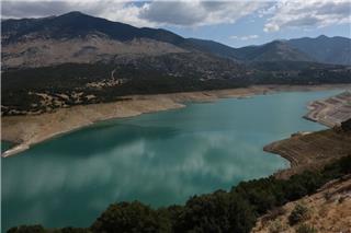 Η Αθήνα αντιμετωπίζει τη χειρότερη λειψυδρία τριών δεκαετιών μετά τη μεγάλη μείωση αποθεμάτων νερού