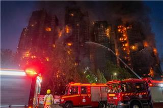 Χονγκ Κονγκ: Ο αριθμός των νεκρών από τη φωτιά σε ουρανοξύστη ανέρχεται σε 36 - 279 άτομα αγνοούνται