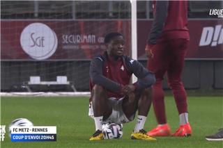 Αδιανόητο σκηνικό στη Γαλλία: Παίκτης αρνήθηκε να κάνει ζέσταμα και κάθισε πάνω σε μια μπάλα όταν έμαθε ότι δεν είναι βασικός