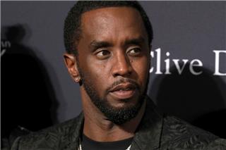 Νέα καταγγελία για τον Diddy: Αυνανιζόταν μπροστά σε μουσικό παραγωγό