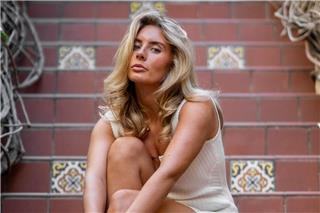 Μπαλί: Συνελήφθη η πoρνoστάρ Bonnie Blue μαζί με 17 άνδρες για παραβίαση των νόμων περί πορνογραφίας