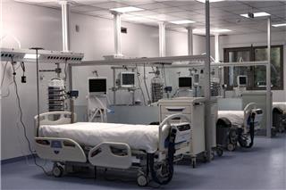 22χρονος νοσηλεύεται στο Γεννηματάς - Κατάπιε αμάσητο burger για ένα challenge