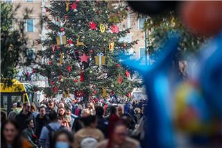 Εορταστικό ωράριο: Πότε ξεκινά - Ποιες ώρες θα είναι ανοιχτά τα καταστήματα