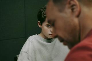 Adolescence: 8 πράγματα που δεν γνωρίζατε για το αριστούργημα του Netflix – Πώς γυρίστηκε το «μαγικό» πλάνο με το drone