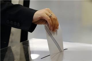 ALCO: Στις 11,6 μονάδες το προβάδισμα της ΝΔ στην πρόθεση ψήφου, διαρκής αύξηση των αναποφάσιστων