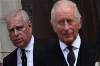 Αφαιρούνται όλοι οι τίτλοι από τον Αντριου, χάνει και το «πρίγκιπας»