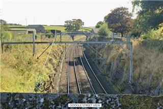 Ουαλία: Τρένο με 130 επιβαίνοντες εκτροχιάστηκε στην Κιούμπρια