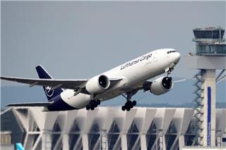 Μιλάνο: Τρομακτική απογείωση Boeing 777 με την ουρά του να χτυπά στο έδαφος