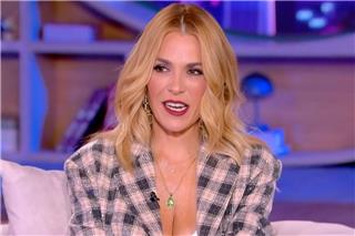 Τζένη Μπότση για τις ερωτικές σκηνές με τον Στράτο Τζώρτζογλου: Ήμουν τόσο ψαρωμένη, ξεχνούσα και το όνομά μου