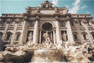 Εxplainer: Γιατί η Ρώμη βάζει εισιτήριο στη Φοντάνα ντι Τρέβι και τι προσπαθεί να ελέγξει;