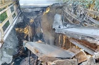 Μοσχάτο: Κατέρρευσε γεφυράκι σε παράδρομο της Πέτρου Ράλλη