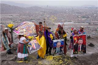 Ο κόσμος το 2026: Τι προέβλεψαν οι Σαμάνοι στο Περού για Τραμπ, Μαδούρο και Ουκρανία