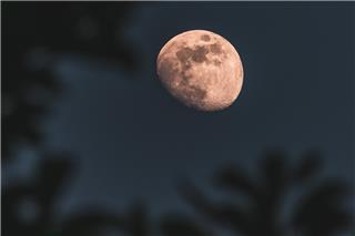 Η πανσέληνος του κάστορα: Πότε θα δούμε το πιο μεγάλο και λαμπρό φεγγάρι του 2025