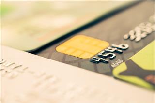 Το IRIS επεκτείνεται: Πληρωμές σε βενζινάδικα και ταξί – Αυξάνονται τα όρια από τον Ιανουάριο