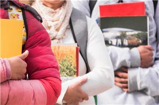 Σχολεία-στρατόπεδα στην Κίνα: Μαθητές μιλούν για ξυλοδαρμούς και απαγωγές