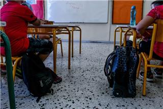 Λάρισα: Λάμπες πέφτουν από το ταβάνι εν ώρα μαθήματος – Τι καταγγέλλουν οι γονείς