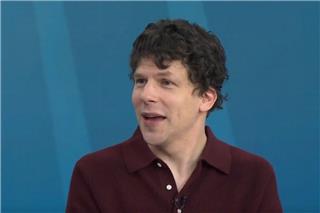 Τζέσι Αιζενμπεργκ: Ο ηθοποιός δωρίζει το νεφρό του σε άγνωστο - «Είναι ακίνδυνο και τόσο απαραίτητο»