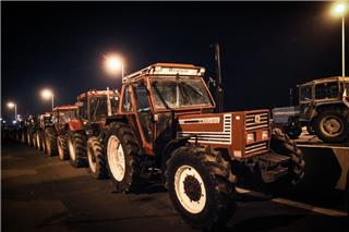 Λάρισα: Σκληραίνουν και άλλο τη στάση τους αγρότες -Κλειστές οι παρακαμπτήριες στη Νίκαια