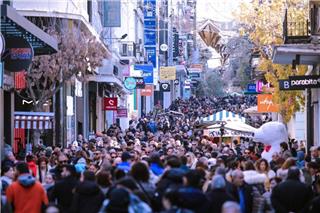 Ανοιχτά καταστήματα σήμερα Κυριακή: Τι ώρα κλείνουν