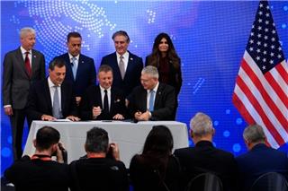 Συμφωνία ExxonMobil, Energean και Helleniq Energy για γεώτρηση υδρογονανθράκων στο Ιόνιo