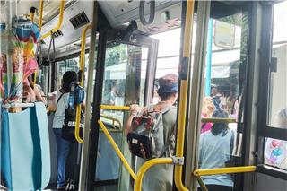 Αδιανόητο περιστατικό στη Θεσσαλονίκη: Ιρακινός έδειχνε τα γεννητικά του όργανα μέσα σε λεωφορείο