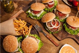 Η μεταμόρφωση του fast food: Στροφή στην ποιότητα ή απλά marketing;