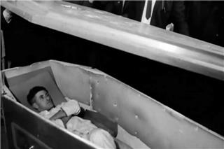 Η απίστευτη ιστορία ενός εργάτη που θάφτηκε ζωντανός σε φέρετρο για 61 ημέρες