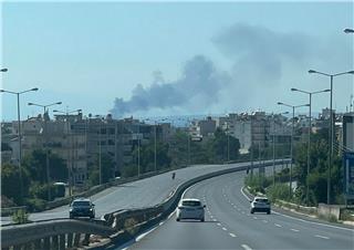 Φωτιά στη Θεσσαλονίκη: Το σύννεφο καπνού που απλώνεται από τον οικισμό «Αγία Σοφία» στον ουρανό της πόλης