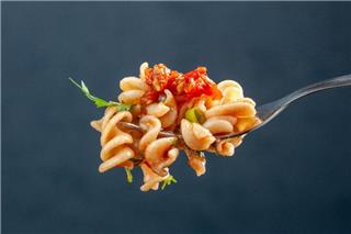 Τέλος τα μακαρόνια; Ο δασμός-μαχαιριά που απειλεί να αδειάσει τα ράφια των ΗΠΑ