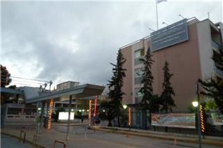 Κρίσιμη η κατάστασή του 22χρονου που προσπάθησε να καταπιεί αμάσητο μπέργκερ