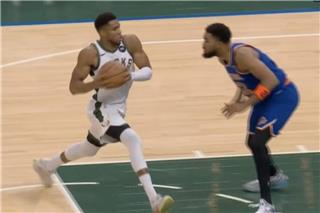 Γιάννης: Αντετοκούνμπο: Έκανε έξι βήματα πηγαίνοντας για καλάθι, αλλά οι διαιτητές δεν σφύριξαν - Δείτε βίντεο