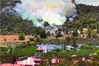 Συναγερμός για επικίνδυνη φωτιά στα Γλυκά Νερά