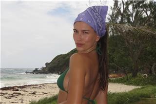 Xέιλι Μπίμπερ: To καυτό μπικίνι της τρέλανε τον σύζυγό της - Ω, Θεέ μου, έγραψε ο Τζάστιν Μπίμπερ