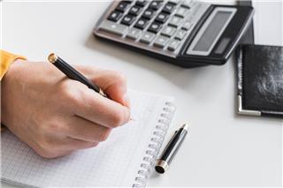 Ελεύθεροι επαγγελματίες: Αύξηση ασφαλιστικών εισφορών φέρνει το 2026