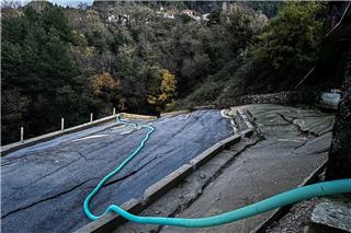 Κακοκαιρία στα Τζουμέρκα: Γκρεμίστηκαν σπίτια - Αποκλείστηκαν χωριά στα Μετέωρα