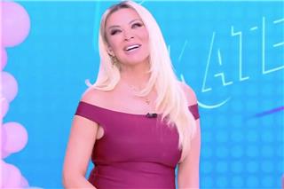 Κατερίνα Καινούργιου: «Δεν κουμπώνει το κουμπί, μεγαλώνει η κοιλιά»