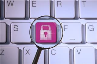 Λούβρο: Δεν πίστευαν στα μάτια τους όταν είδαν τον κωδικό πρόσβασης στο σύστημα παρακολούθησης