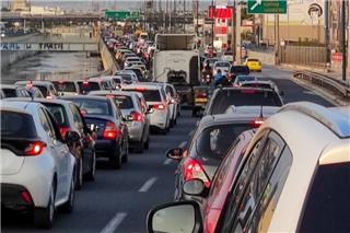 Live η κίνηση στους δρόμους: Μποτιλιάρισμα σε Κηφισό και Λεωφόρο Αθηνών